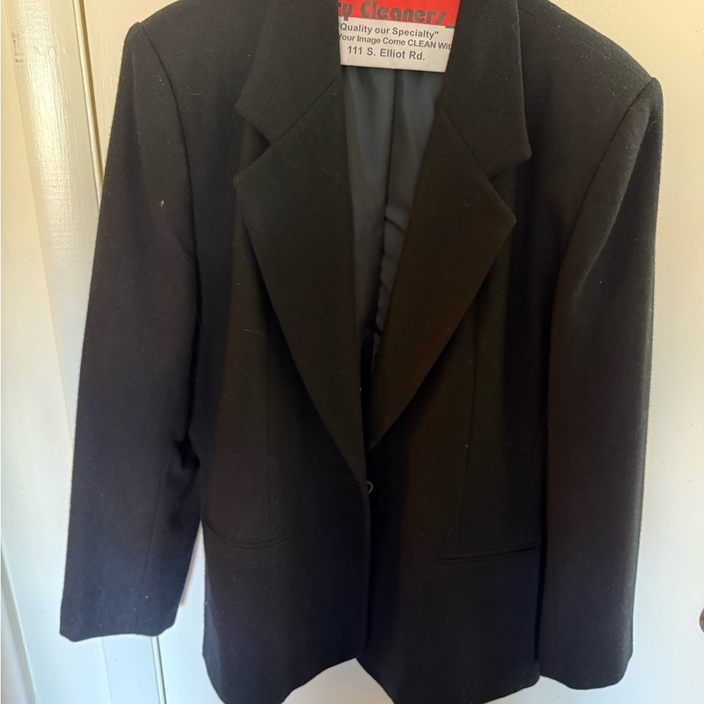 Ladies Classic Black Blazer Joan Leslie
